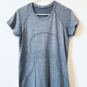 Lululemon Short Sleeve Tee - Gray